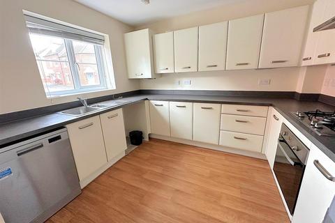 3 bedroom house to rent, Bottle Kiln Rise, Brierley Hill