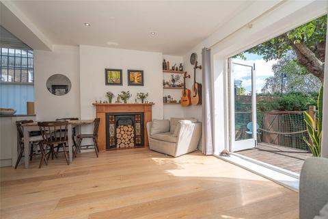 2 bedroom apartment for sale, Harberton Road, London N19