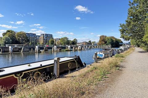 undefined, Beaufort Road, Richmond, TW10