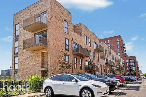 1 bedroom apartment to rent, 1 Fairlane Road, Rainham