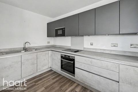 1 bedroom apartment to rent, 1 Fairlane Road, Rainham