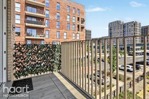 1 bedroom apartment to rent, 1 Fairlane Road, Rainham