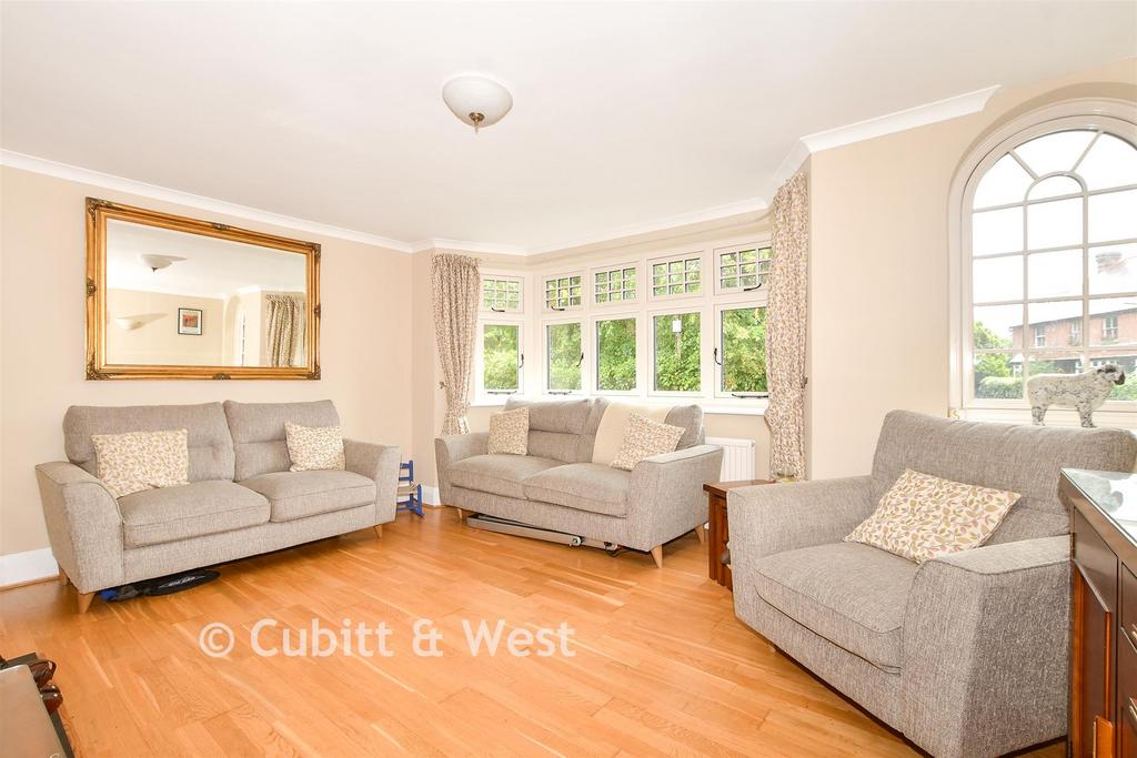 House in Haywards Heath, Balcombe - View 2