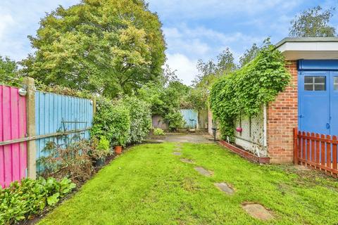 3 bedroom bungalow for sale, Grazingfield, Silverdale, Nottingham, NG11
