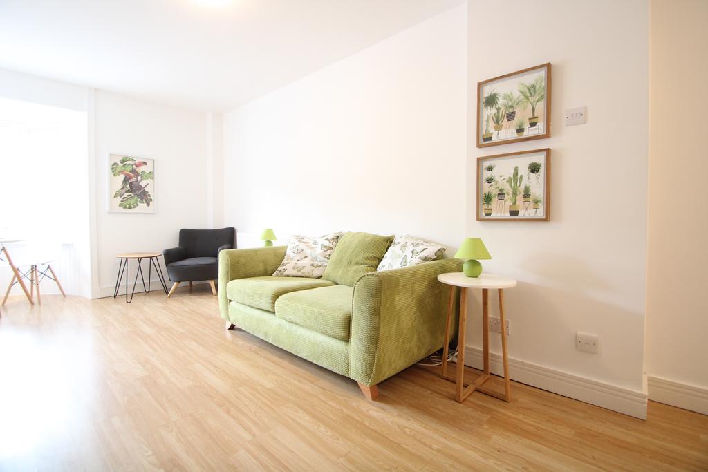 Apartment in Glasgow - View 2