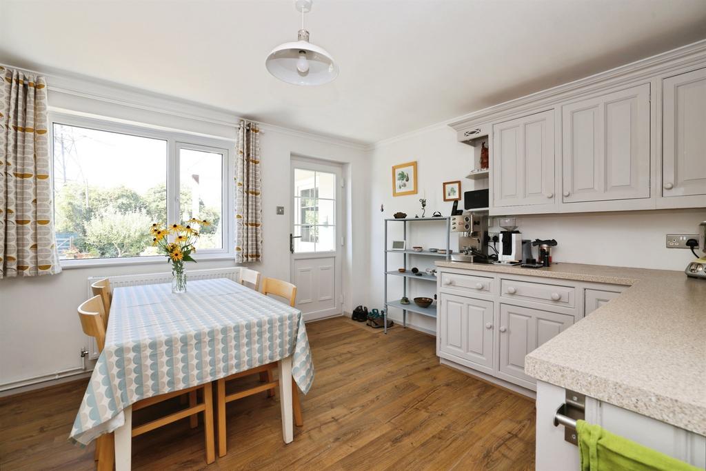 House in Marden, Beechingstoke - More