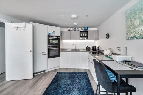 2 bedroom apartment for sale, Bath Road, Gloucestershire GL53