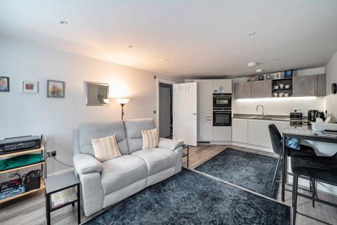2 bedroom apartment for sale, Bath Road, Gloucestershire GL53