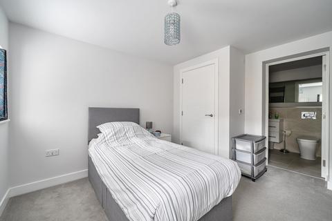 2 bedroom apartment for sale, Bath Road, Gloucestershire GL53