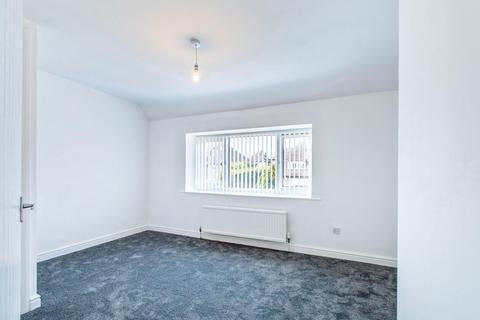 2 bedroom terraced house to rent, Clough Street, Leeds LS27