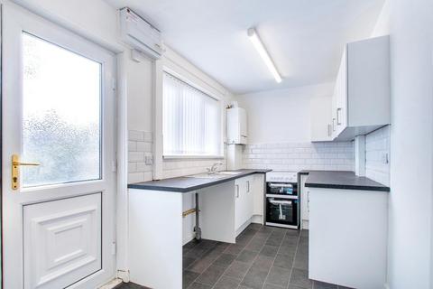 2 bedroom terraced house to rent, Clough Street, Leeds LS27