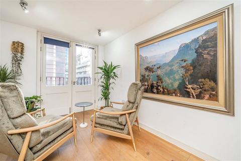 2 bedroom flat for sale, Middlesex Street, London E1