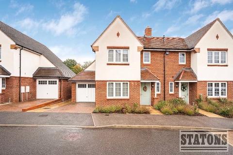 3 bedroom semi-detached house for sale, Old Oak Avenue, Goffs Oak, Waltham Cross, EN7