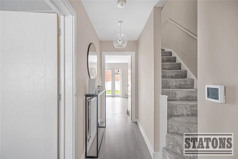 3 bedroom semi-detached house for sale, Old Oak Avenue, Goffs Oak, Waltham Cross, EN7