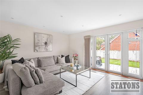 3 bedroom semi-detached house for sale, Old Oak Avenue, Goffs Oak, Waltham Cross, EN7