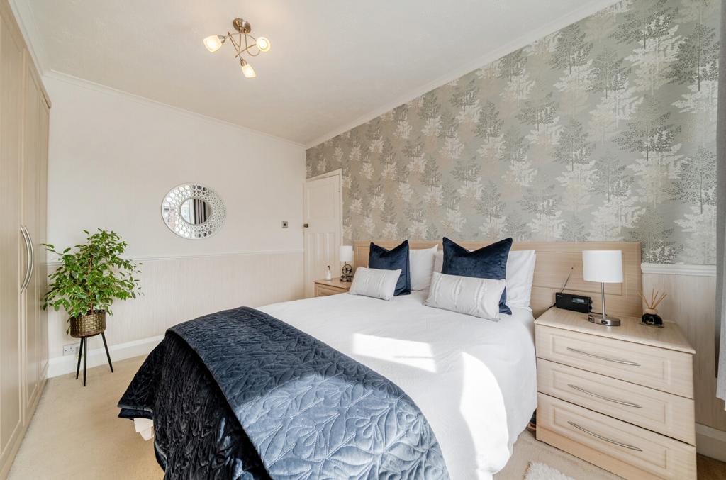 House in Tameside, Greater Manchester - View 4
