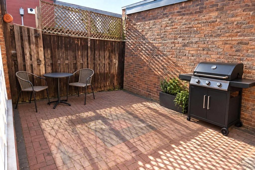House in Raynes Park - View 2