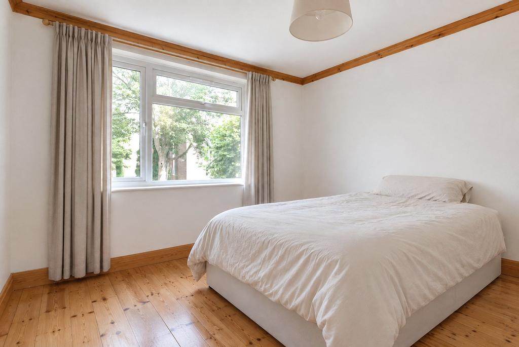 House in Aston Court - View 2