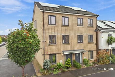 Reservoir Way, Hainault, IG6