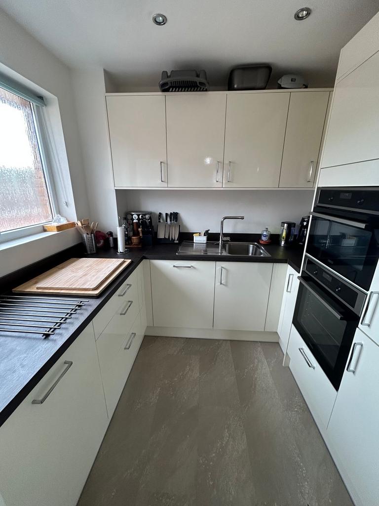 Apartment in Cardiff, Castle Quarter, Riverside - View 3