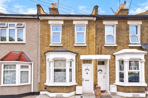 3 bedroom terraced house for sale, Faringford Road, London, E15