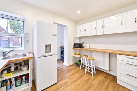 3 bedroom terraced house for sale, Faringford Road, London, E15