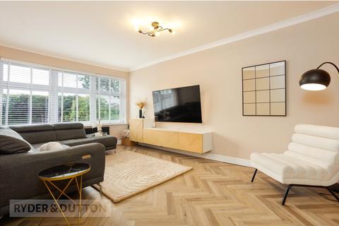 4 bedroom semi-detached house for sale, Chichester Crescent, Chadderton, Oldham, Greater Manchester, OL9
