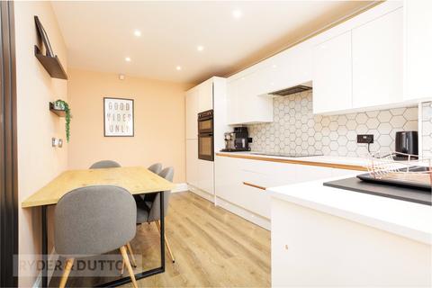 4 bedroom semi-detached house for sale, Chichester Crescent, Chadderton, Oldham, Greater Manchester, OL9