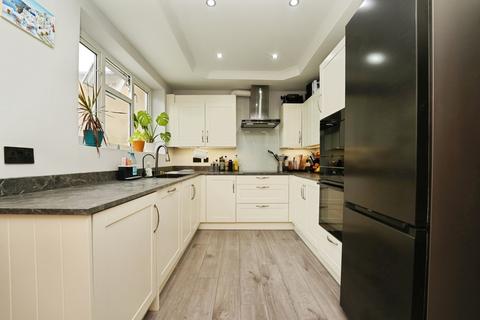 3 bedroom end of terrace house for sale, Whaddon Avenue, CHELTENHAM, Gloucestershire, GL52