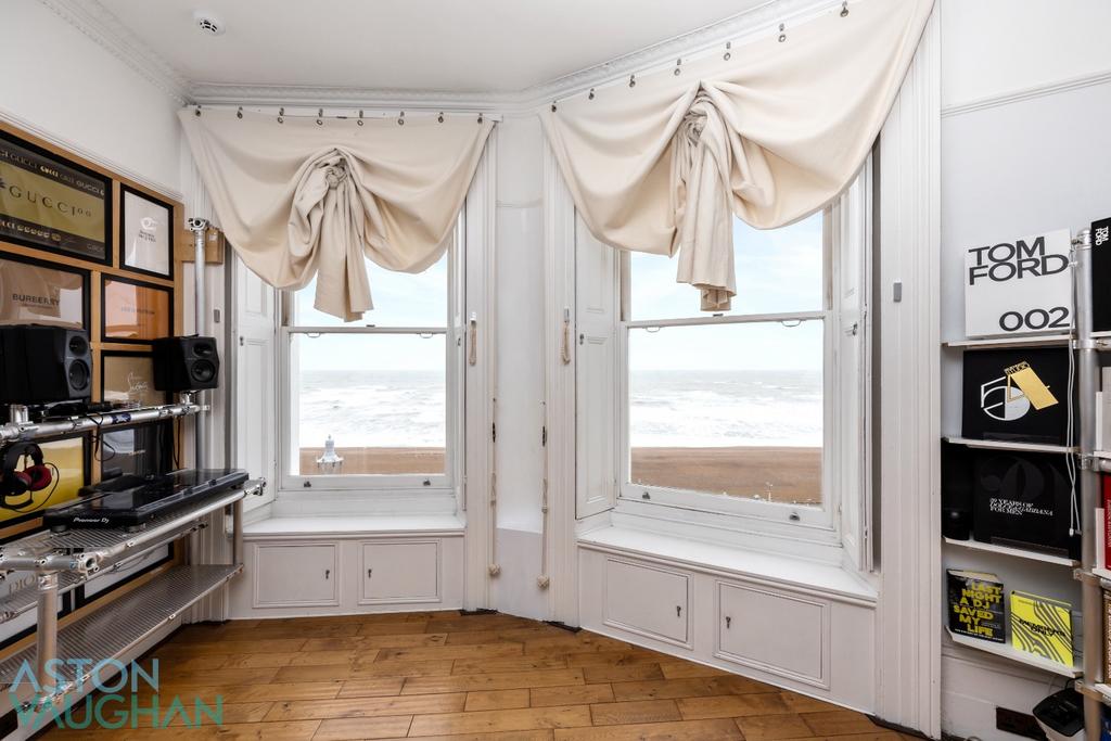 Apartment in East Sussex - View 3