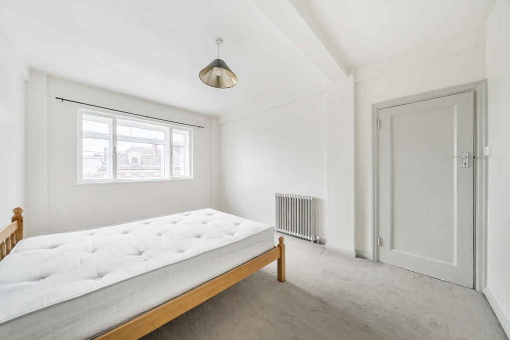 Apartment in London - View 5