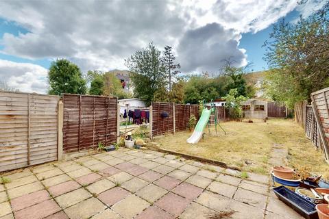 3 bedroom terraced house for sale, Kings Avenue, Greenford, UB6