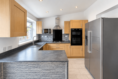 3 bedroom semi-detached house to rent, Glisson Road, UXBRIDGE UB10