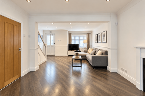 3 bedroom semi-detached house to rent, Glisson Road, UXBRIDGE UB10