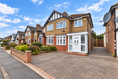 3 bedroom semi-detached house to rent, Glisson Road, UXBRIDGE UB10