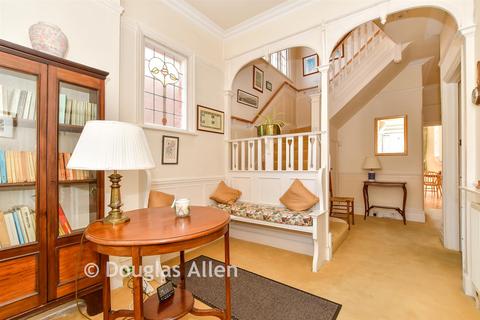 4 bedroom semi-detached house for sale, Monkhams Avenue, Woodford Green IG8