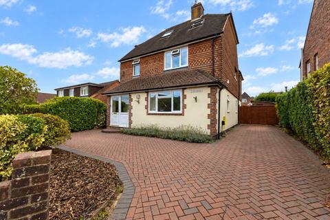 4 bedroom detached house for sale, Clovelly Road, Surrey GU26