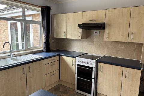 3 bedroom detached bungalow for sale, Waverley Close, Carlton