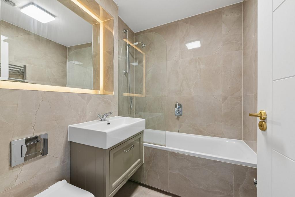 Apartment in London - More