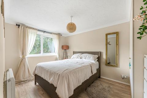 undefined, Green Pond Road, London, E17