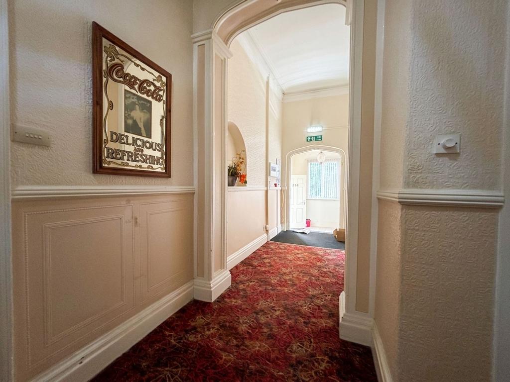 Apartment in Salford - View 5