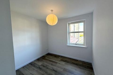3 bedroom flat to rent, Malbet Park, Edinburgh EH16