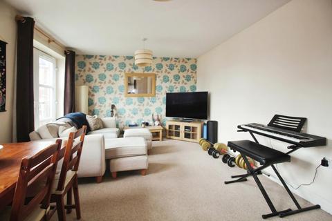 2 bedroom flat to rent, Back Lane, Bramley