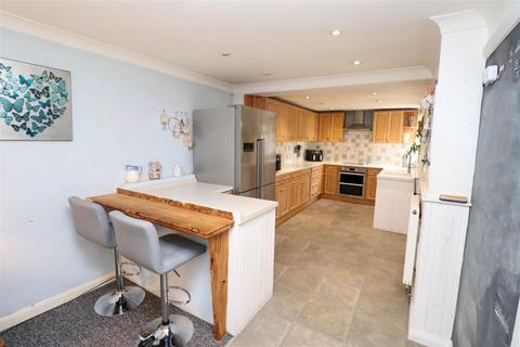 4 bedroom semi-detached house for sale, Cranford Avenue, Church Crookham GU52