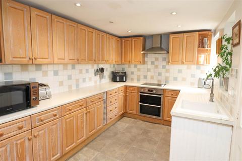 4 bedroom semi-detached house for sale, Cranford Avenue, Church Crookham GU52