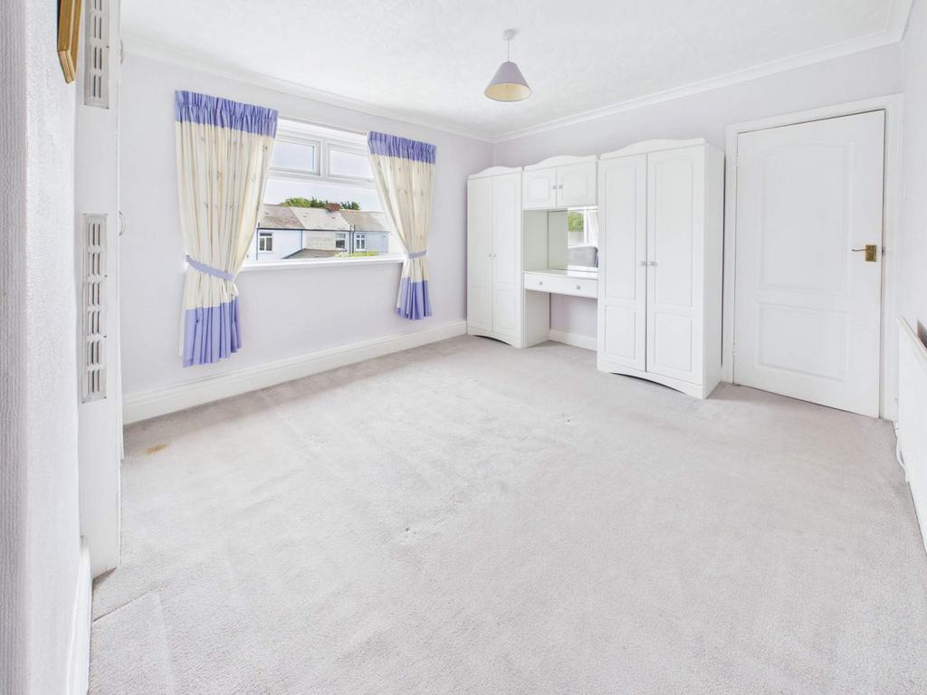 House in Heath - View 4