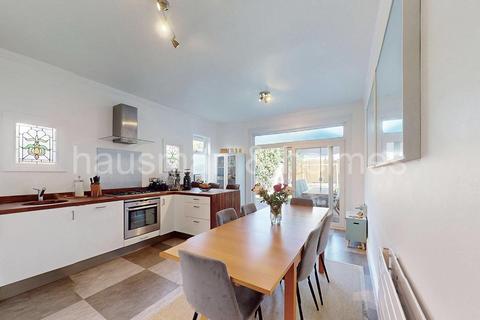 4 bedroom terraced house for sale, Princes Avenue, N3