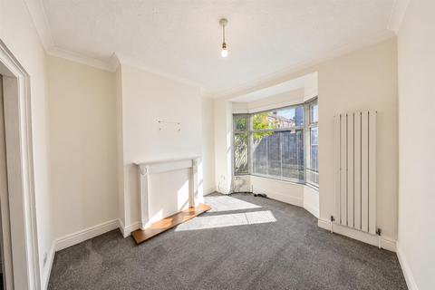 2 bedroom end of terrace house for sale, Cedar Grove, Hull