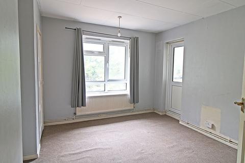 3 bedroom flat for sale, Kemsing Close, Bromley, BR2