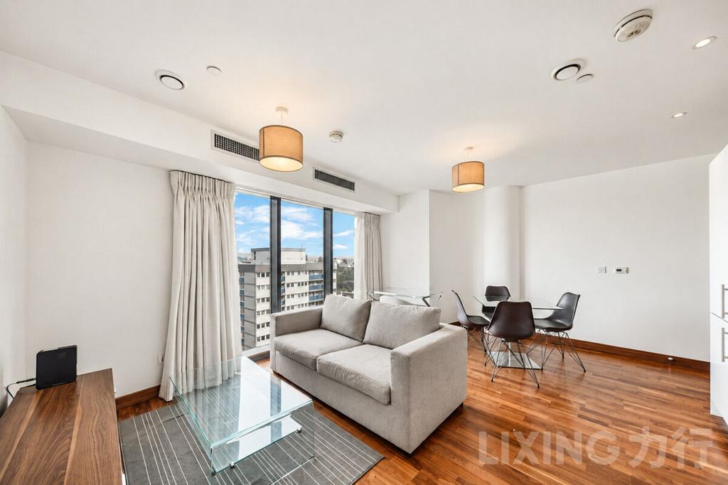 Apartment in London - View 3